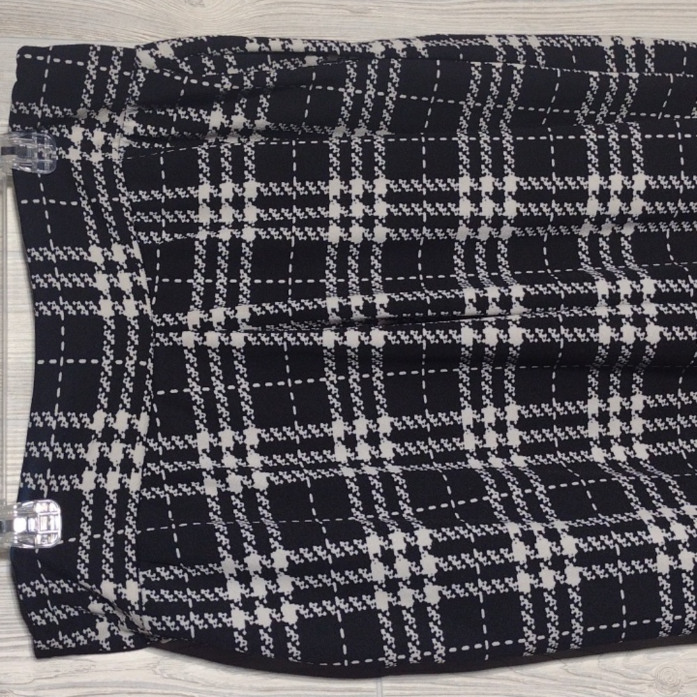 High Waisted B&W Plaid Pants - Picture 2 of 13